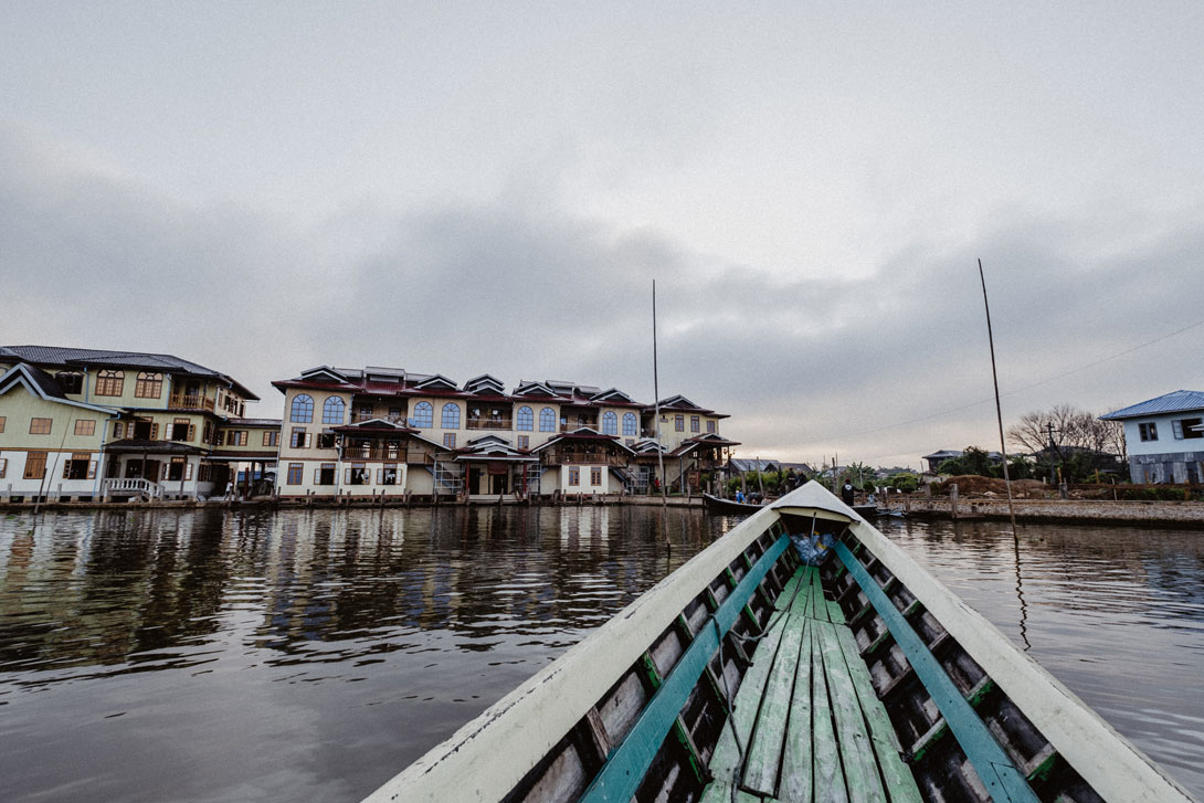 Po jezeře Inle Lake se bude přepravovat lodí