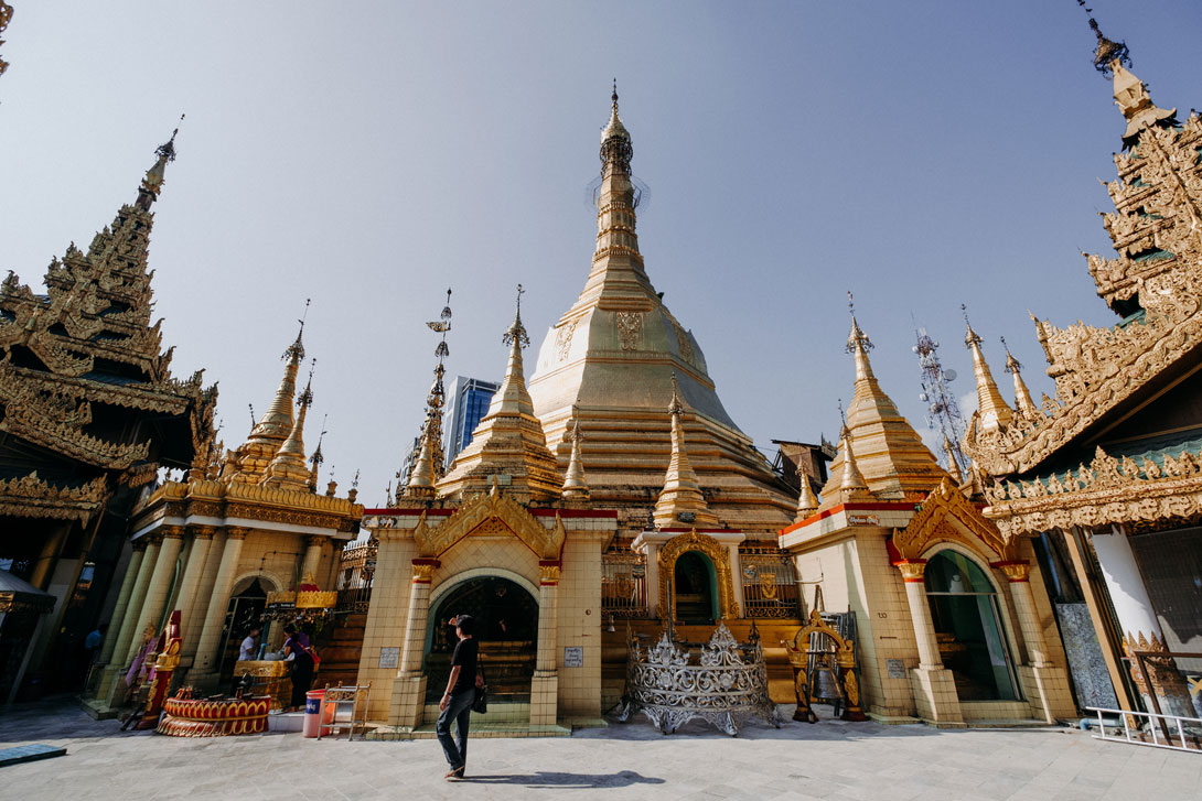 Sule Pagoda je úžasné místo s dokonalou atmosférou