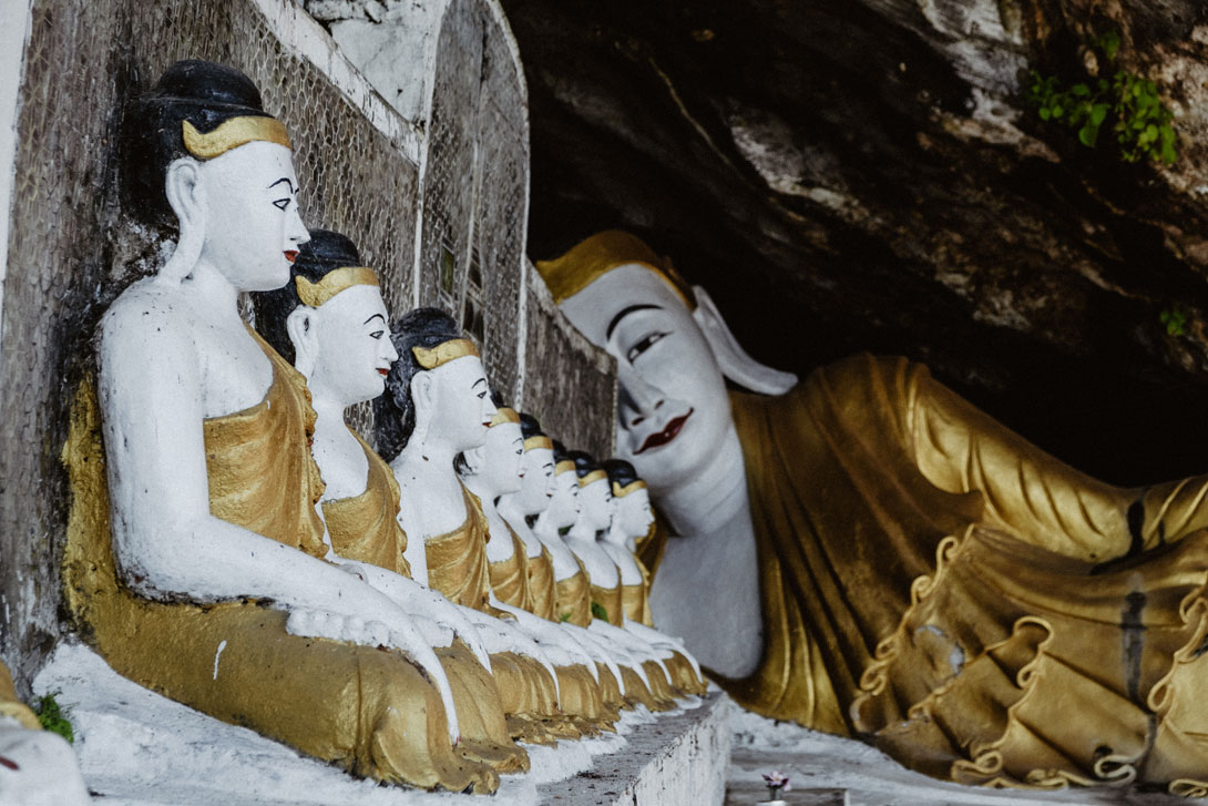 Buddhové v jeskyni Yat Hae Pyan Cave